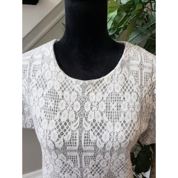 Anthropologie Pleione White Floral Nylon Round Neck Short Sleeve Blouse Large - Picture 4 of 12